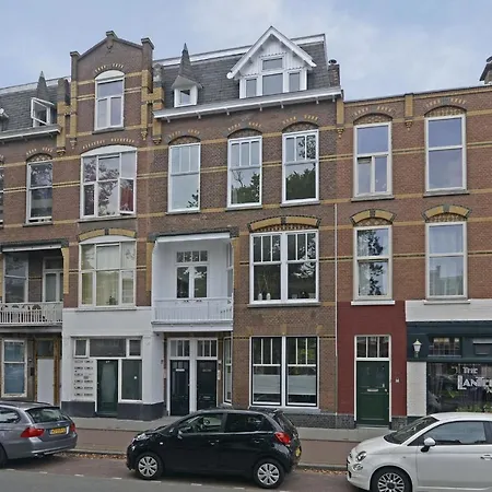 Bed & Breakfast Valkenbos Den Haag