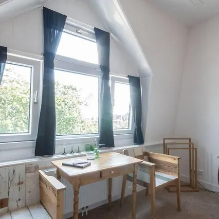 Valkenbos Bed & Breakfast Den Haag